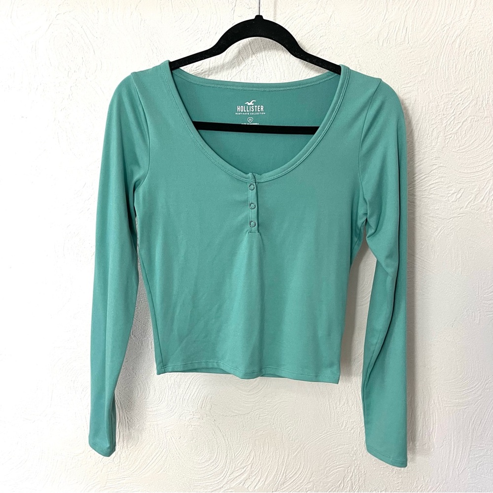 Hollister Women's Teal Long Sleeve Top